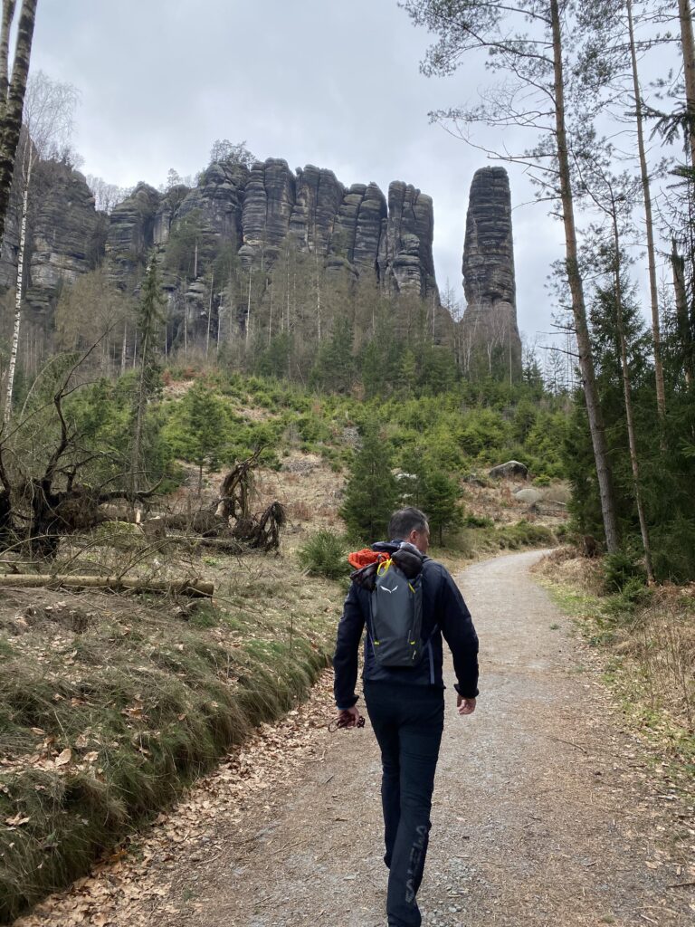 Wilde Hölle, Weg zum Carolafelsen